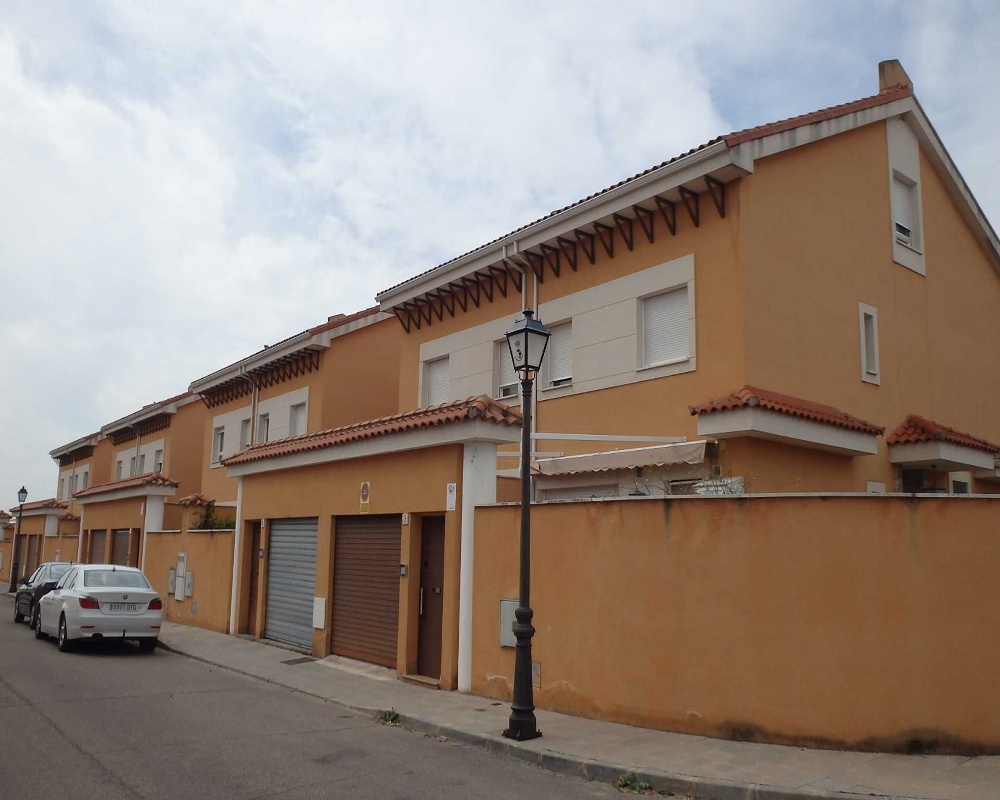 Chalet adosado en C/ Cuesta - Talavera la Nueva