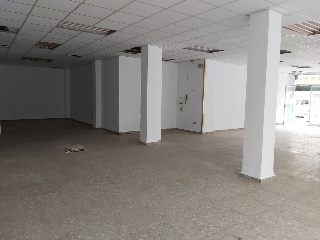 Locales en C/ Maestra Inés Mir 7