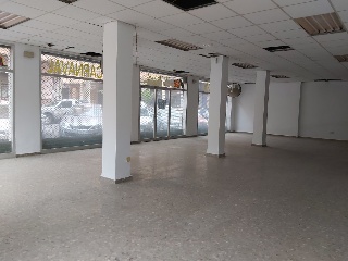 Locales en C/ Maestra Inés Mir 2