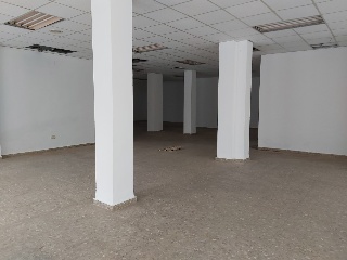 Locales en C/ Maestra Inés Mir 6