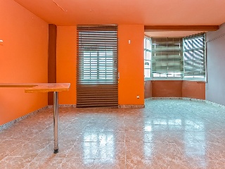 Piso con trastero en C/ Anna Mogas 2