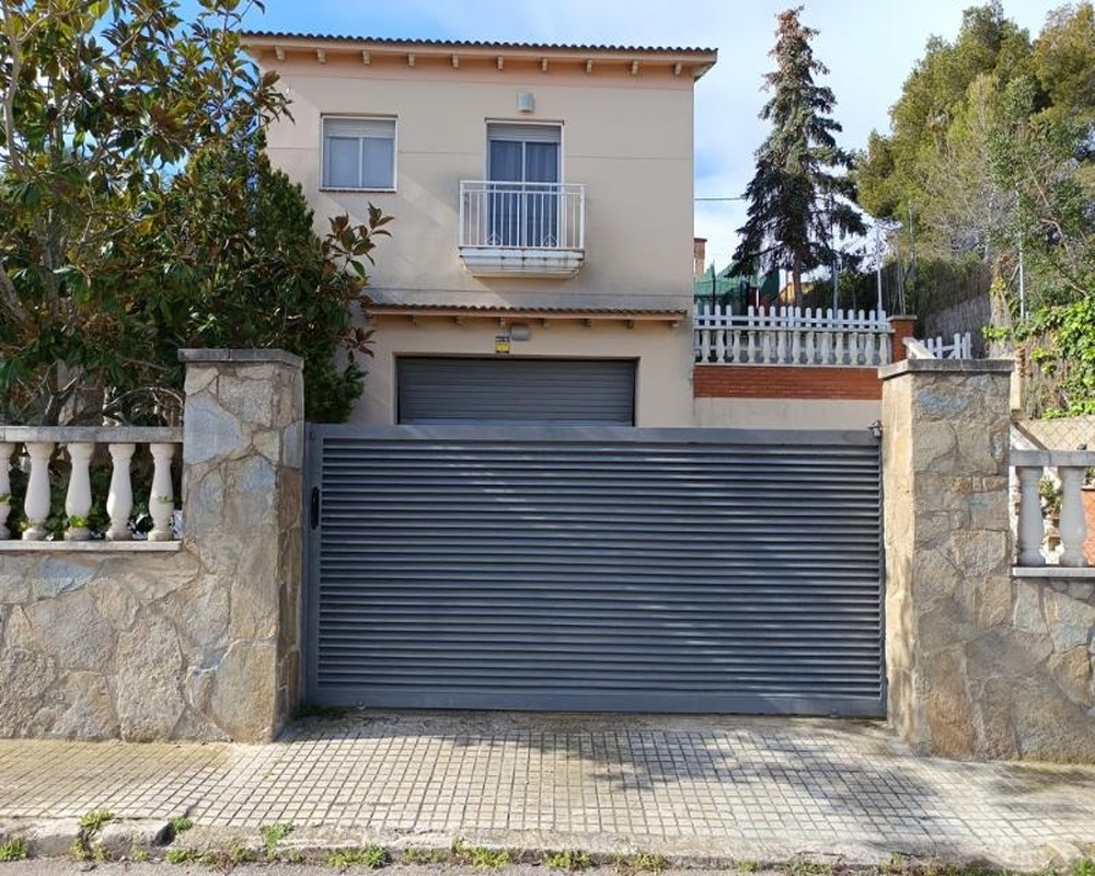 Chalet aislado en C/ Xavier Nogues