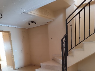 Piso con anejos en C/ Poeta Vicente Medina 7