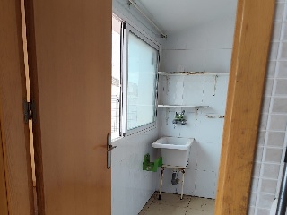 Piso con anejos en C/ Poeta Vicente Medina 9