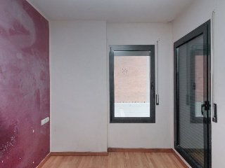 Pisos y garajes en C/ d´Elcano, Sabadell (Barcelona) 10