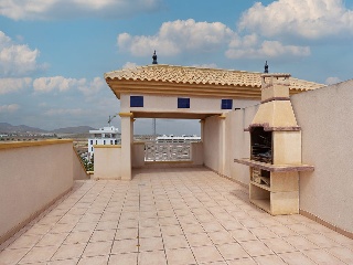 Apartamento con garaje en C/ Nicomedes Gómez 20