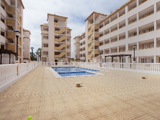 Apartamento con garaje en C/ Nicomedes Gómez 21