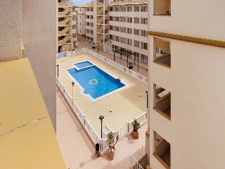 Apartamento con garaje en C/ Nicomedes Gómez 22