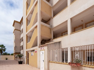 Apartamento con garaje en C/ Nicomedes Gómez 24