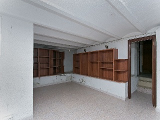Local comercial en Barcelona 18