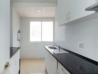 Piso en C/ Profesores Hermanos Muñoz, Alicante 42