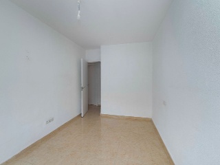 Piso en C/ Profesores Hermanos Muñoz, Alicante 49