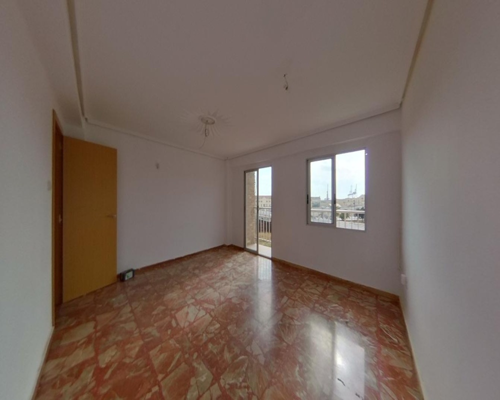 Piso en C/ Río Cenia