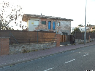Solar con vivienda en Ur Vallserrat 6