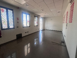 Nave industrial en Av Castilla 15