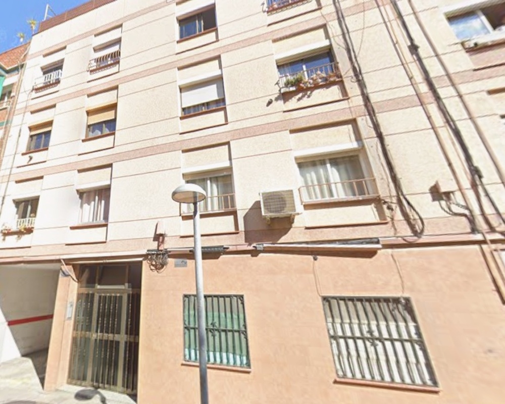Piso en C/ Roselles, Santa Coloma de Gramenet (Barcelona)