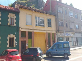 Casa adosada en Av Cervera 3
