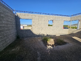 Chalet aislado en construcción detenida en Urb el Puntal 4