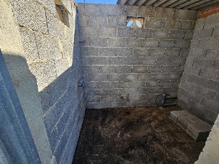 Chalet aislado en construcción detenida en Urb el Puntal 16