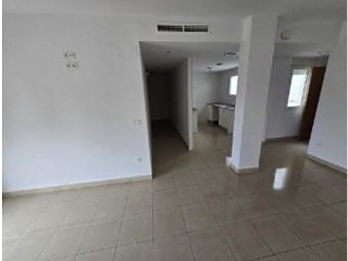 Piso con trastero en C/ Oscar Esplá 4