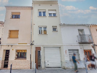 Casa adosada en C/ Josep María de Sagarra, Salt (Girona)  16