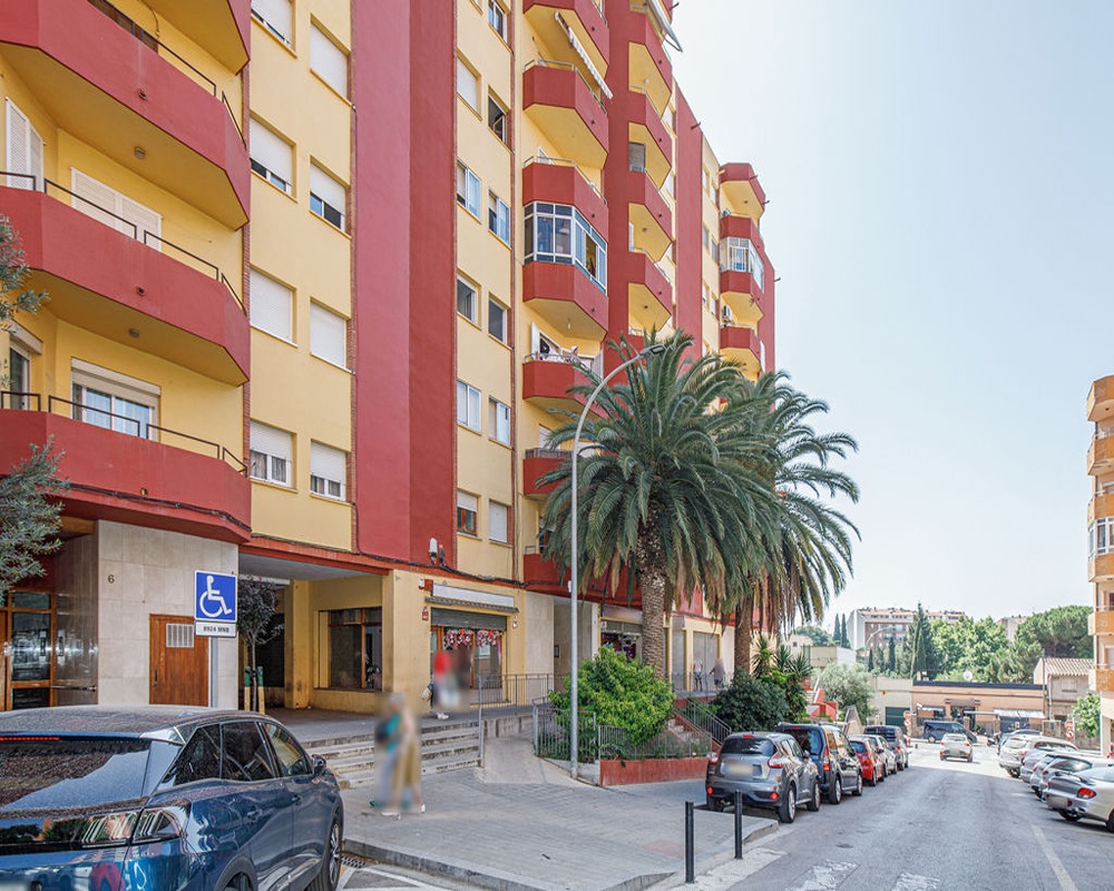 Pisos y dúplex en C/ Hernán Cortés