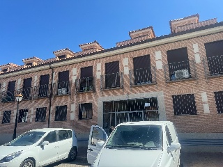 Pisos banco Villa del Prado
