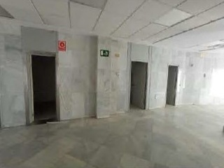 Oficinas, local, piso y trastero en C/ Antonio Machado, San Juan de Aznalfarache (Sevilla) 2