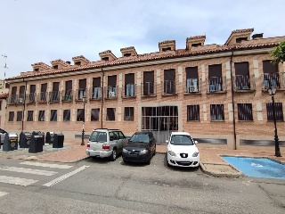 Pisos banco Villa del Prado
