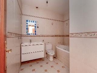Chalet adosado en C/ Veguilla 27