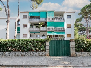 Piso en C/ Vint-I-U - Castelldefels - Barcelona 2