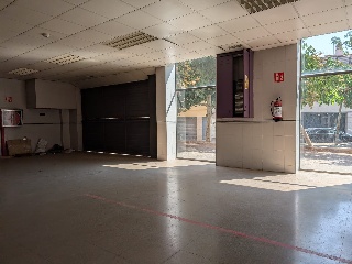 Locales y garajes en C/ Francesc Maciá - Sabadell - Barcelona 14