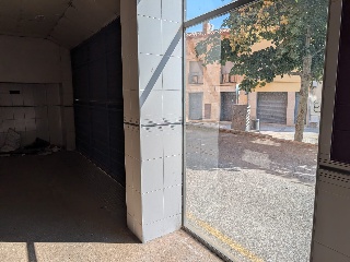 Locales y garajes en C/ Francesc Maciá - Sabadell - Barcelona 17