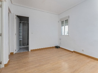 Piso en C/ Albino Hernández Lázaro, Madrid 35
