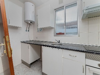 Piso en C/ Albino Hernández Lázaro, Madrid 37