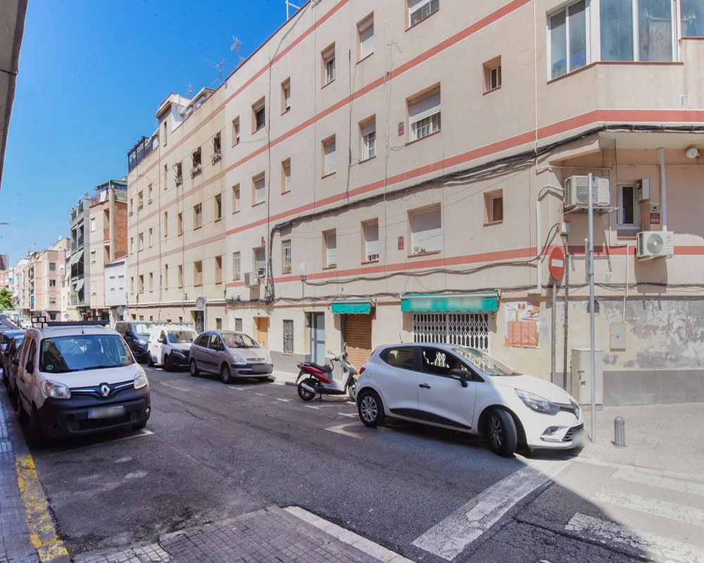 Piso en C/ Torras i Bages - Santa Coloma de Gramenet - Barcelona