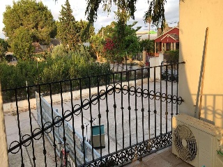 Suelo rústico con vivienda en Dolores 3