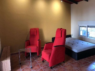 Suelo rústico con vivienda en Dolores 11