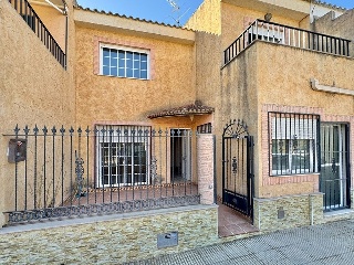 Chalet adosado en Dolores 3
