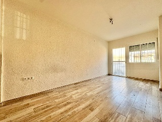 Chalet adosado en Dolores 8