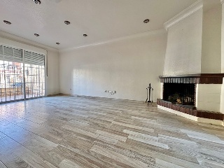 Chalet adosado en Dolores 28