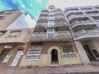 Piso en venta en Torrevieja de 69  m²