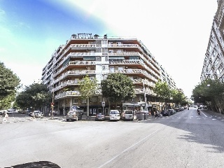 Piso en venta en Barcelona de 89  m²