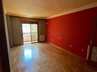 Piso con anejos en C/ Blasco Ibáñez 3