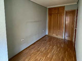 Piso con anejos en C/ Blasco Ibáñez 8