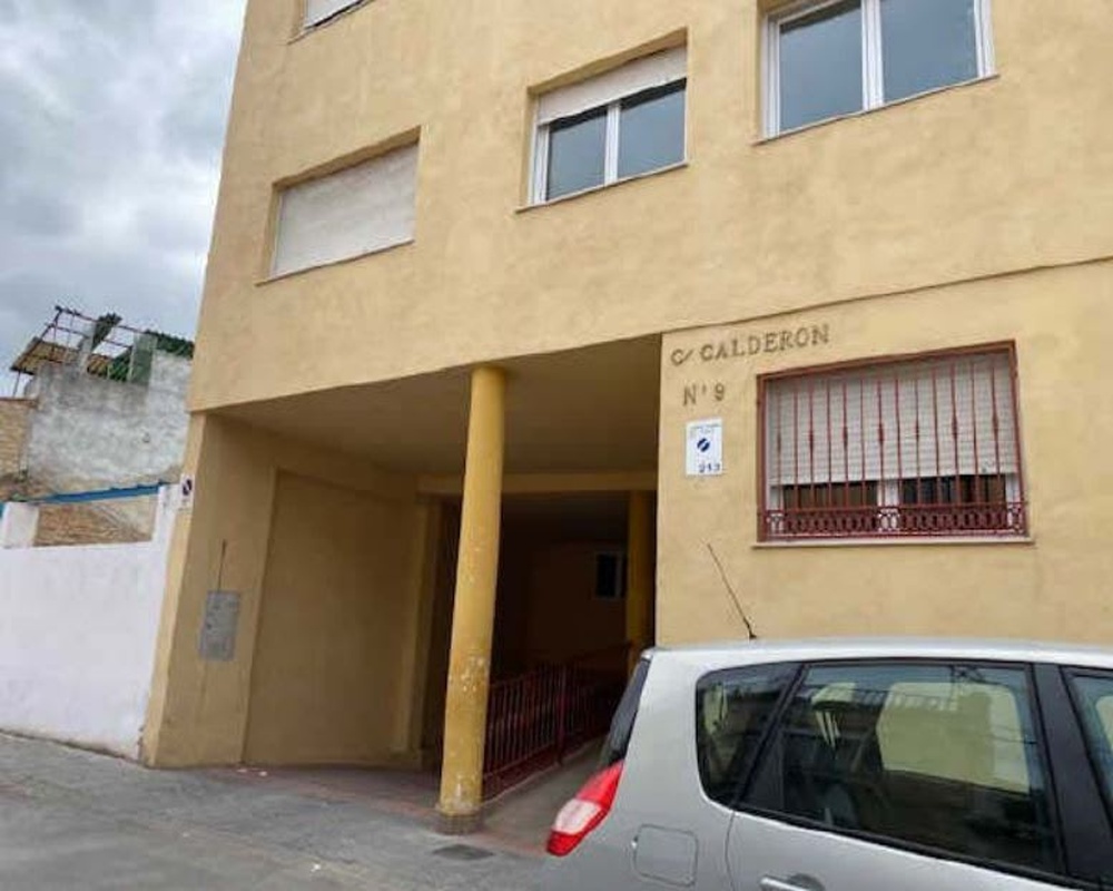 Piso en C/ Calderón - Santa Fe - Granada