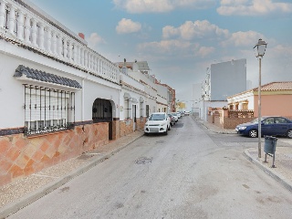 Casa adosada y garajes en C/ Francisco de Vitoria - La Línea de la Concepción - Cádiz 3