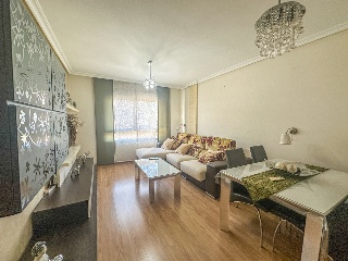 Piso con garaje en Beniel 7