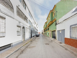 Casa adosada y garajes en C/ Francisco de Vitoria - La Línea de la Concepción - Cádiz 2