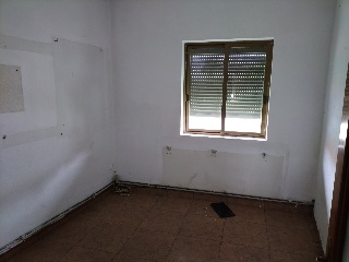Conjunto de pisos en construcción detenida en Guardo - Palencia - 13